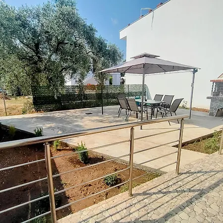 Chrisella Crystal 别墅 *