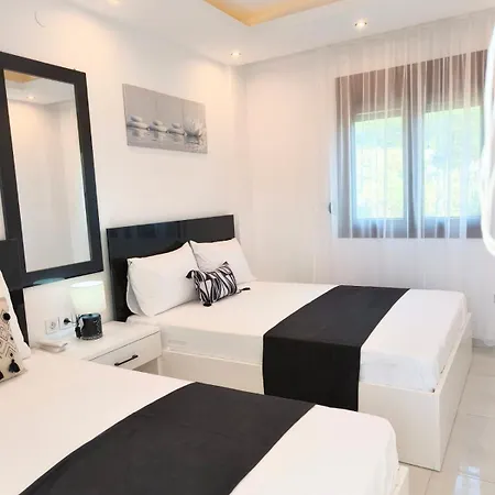 Vila Chrisella Crystal *