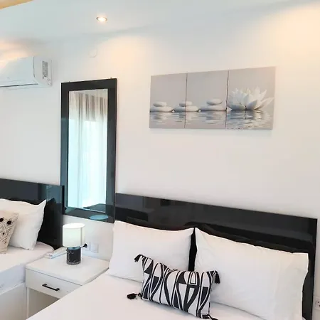 Chrisella Crystal Willa *