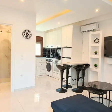 Chrisella Crystal Willa *