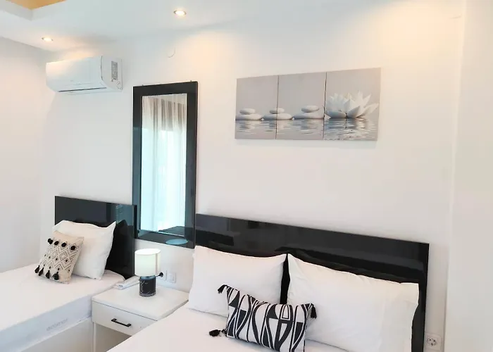 Chrisella Crystal Villa *