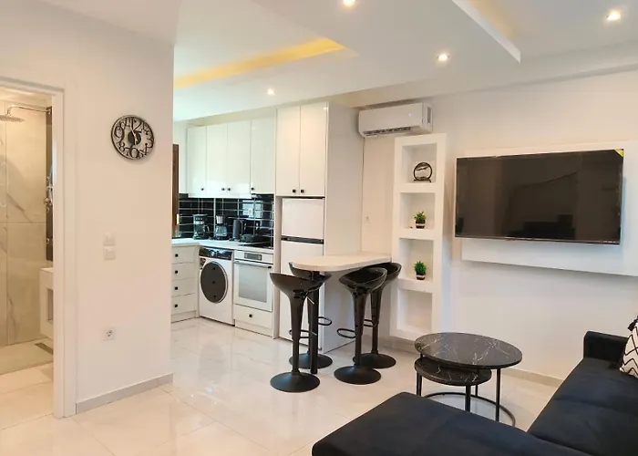 Chrisella Crystal * Σκάλα Ραχωνίου