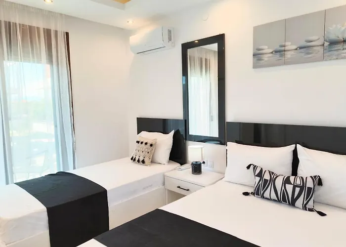 Chrisella Crystal Skala Rachoni (Thasos)